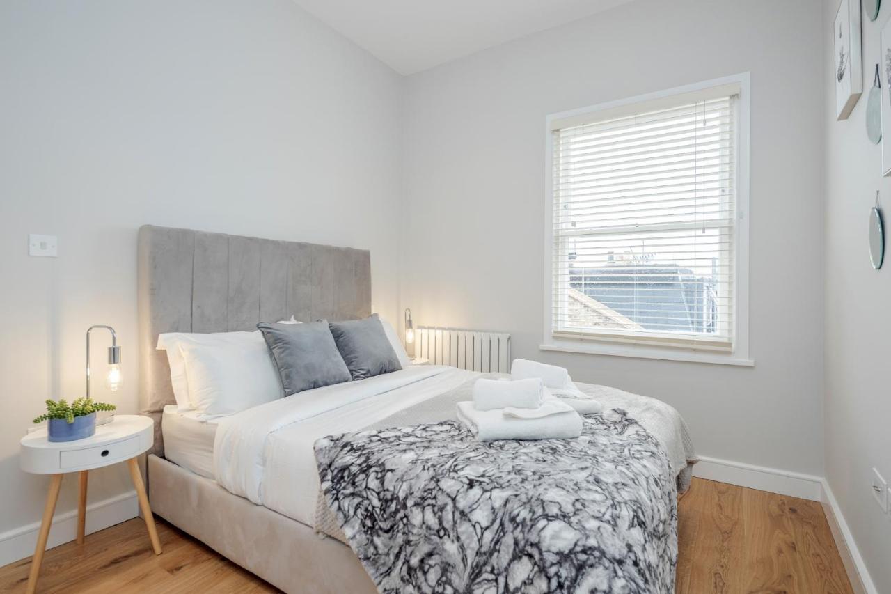 Beautiful 2 Bedrooms Split Level Fulham Apartment London Eksteriør billede